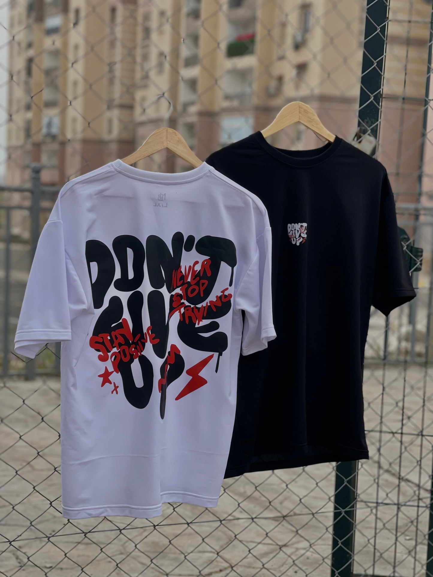Unisex Oversized T-Shirt – “DON’T GIVE UP” Edition 🇩🇿