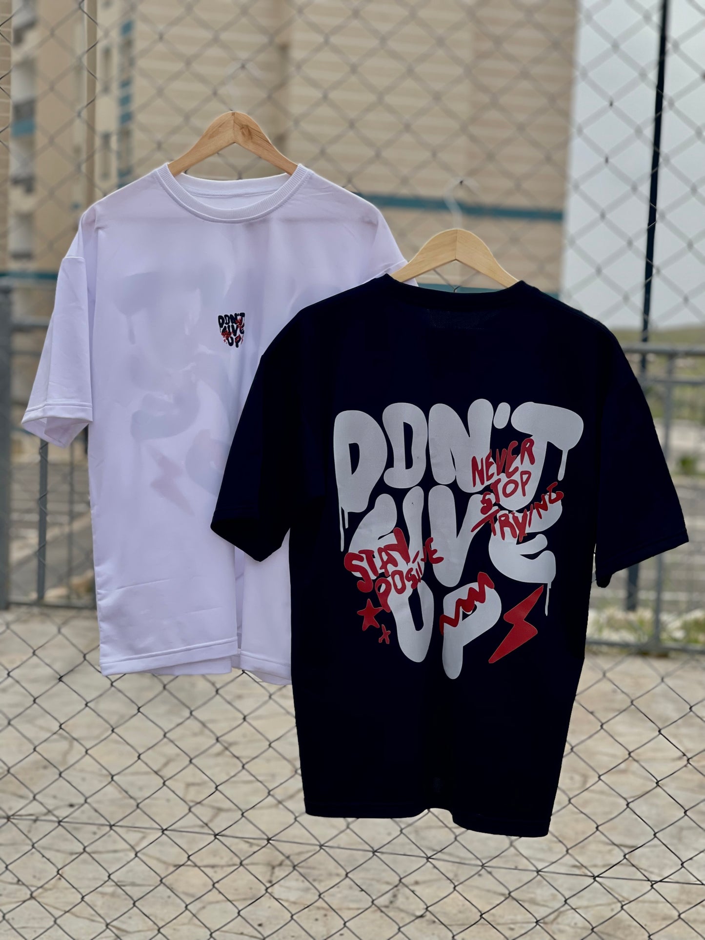 Unisex Oversized T-Shirt – “DON’T GIVE UP” Edition 🇩🇿